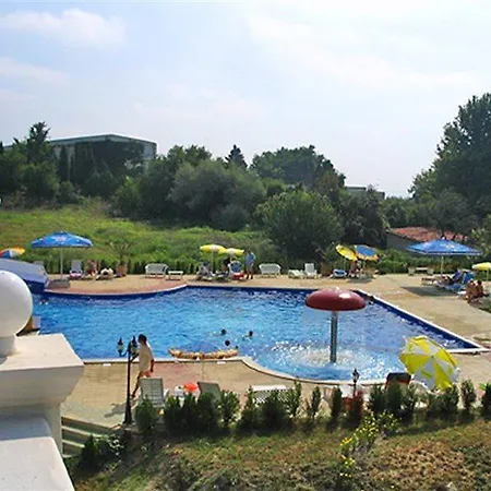 Dahlia Garden Golden Sands