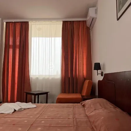 Dahlia Garden Hotel